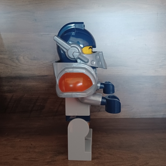 Lego Nexo Knights "Clay" Alarm Clock - Picture 6 of 9